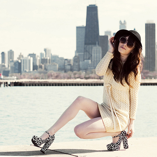 Chicago. My kind of City! , Rachel-Marie I, Hat, H&M, Sunglasses, Forever21, Light ivory tights, Weeken, Posy pumps, Weeken, Vintage dress from the 60's, Weeken, Rachel-Marie I, United States