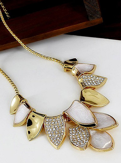 Leaves dance streamer fashion necklace chain clavicle short paragraph wedding with jewelry exaggerated